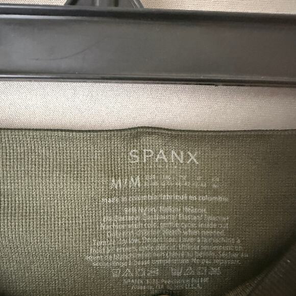 Spanx sz M green fatigue camo Leggings - Picture 5 of 8